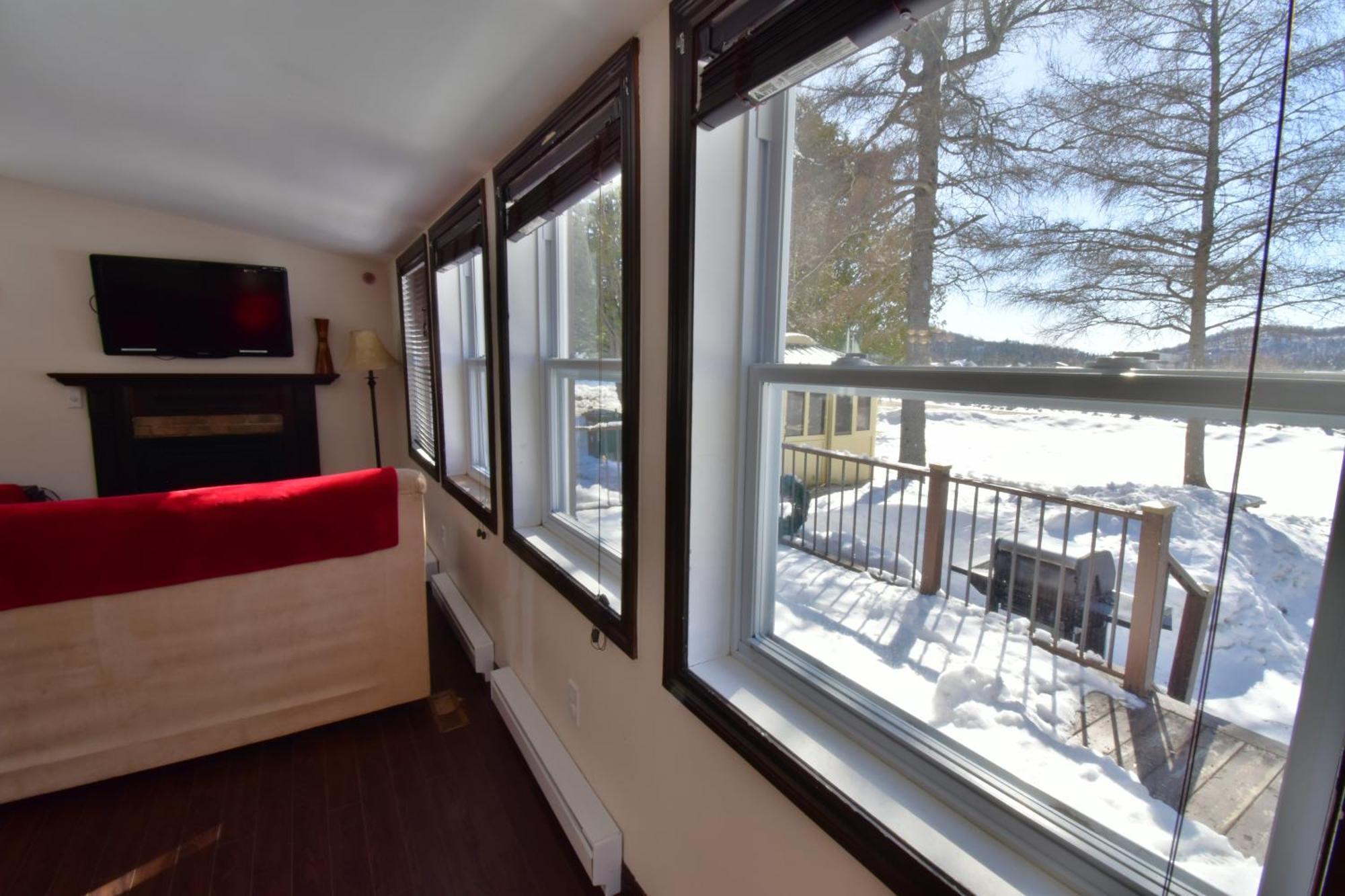Emme Chalets Sainte-Lucie-de-Doncaster Exterior photo