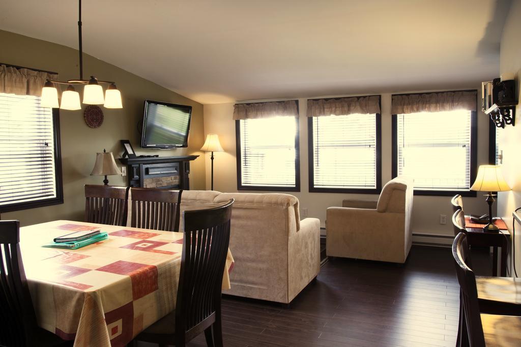 Emme Chalets Sainte-Lucie-de-Doncaster Room photo